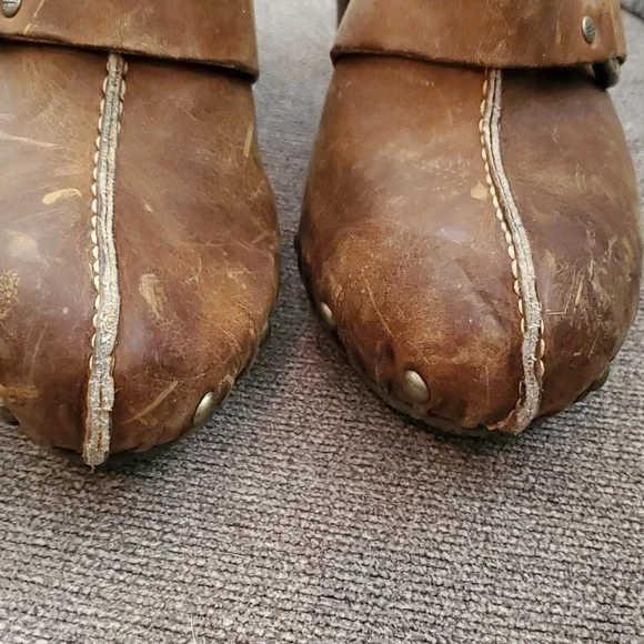 Frye heeled clog. New, size 10W - Picture 4 of 8